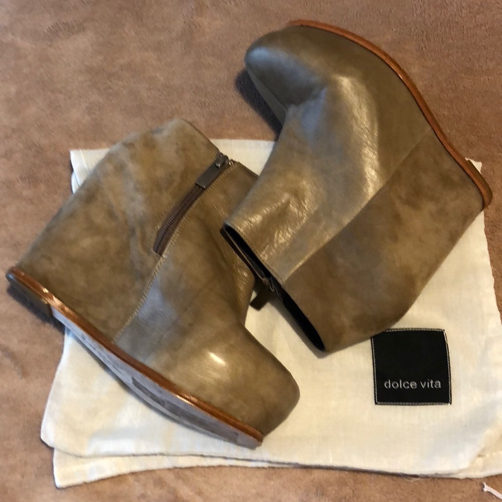 Dolce Vita platform boots